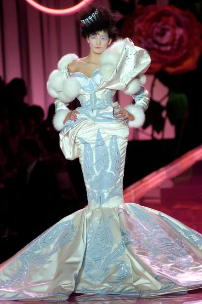 Look 17